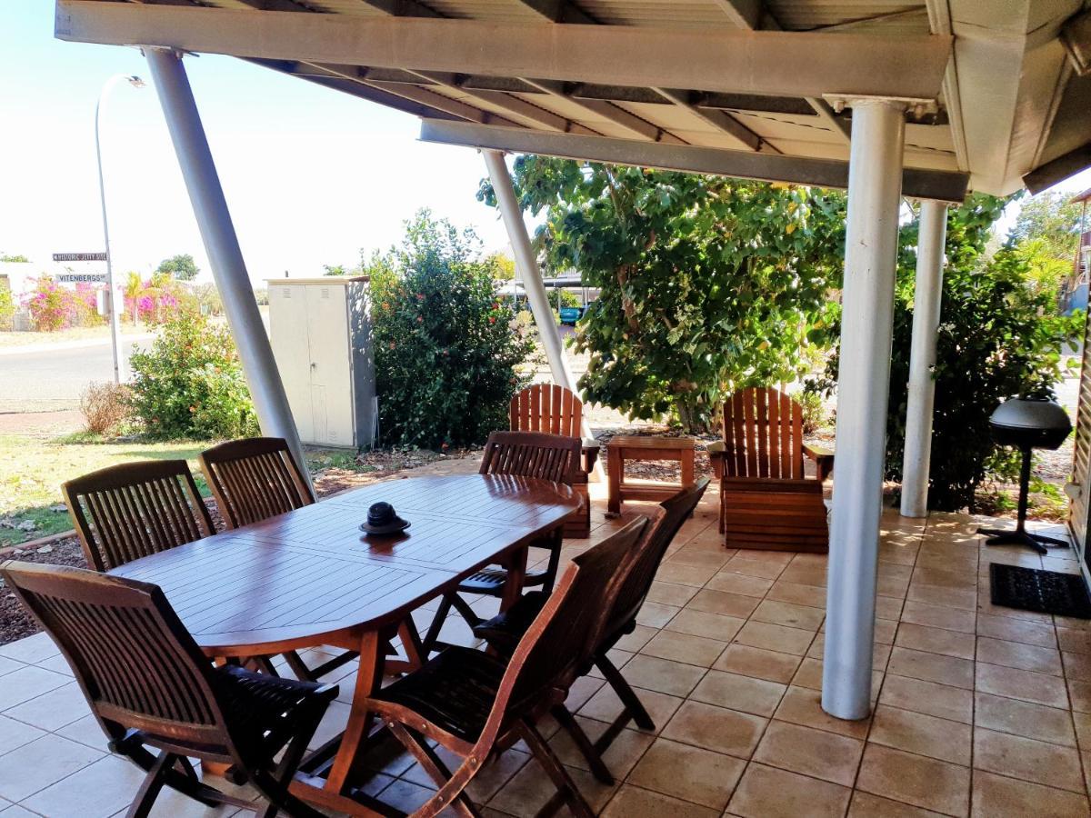 Samson Beach Chalets Point Samson エクステリア 写真