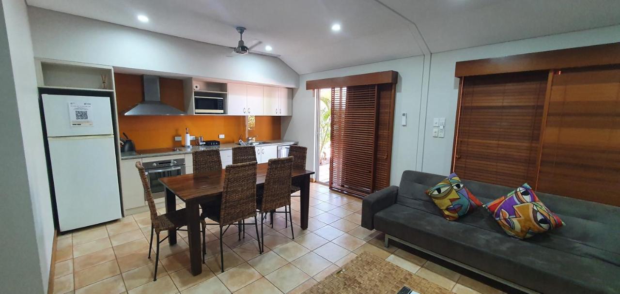 Samson Beach Chalets Point Samson エクステリア 写真
