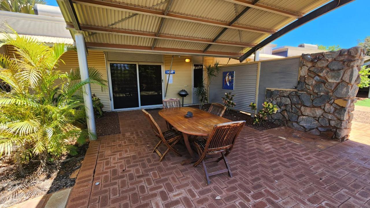 Samson Beach Chalets Point Samson エクステリア 写真