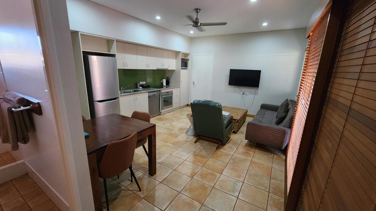 Samson Beach Chalets Point Samson エクステリア 写真