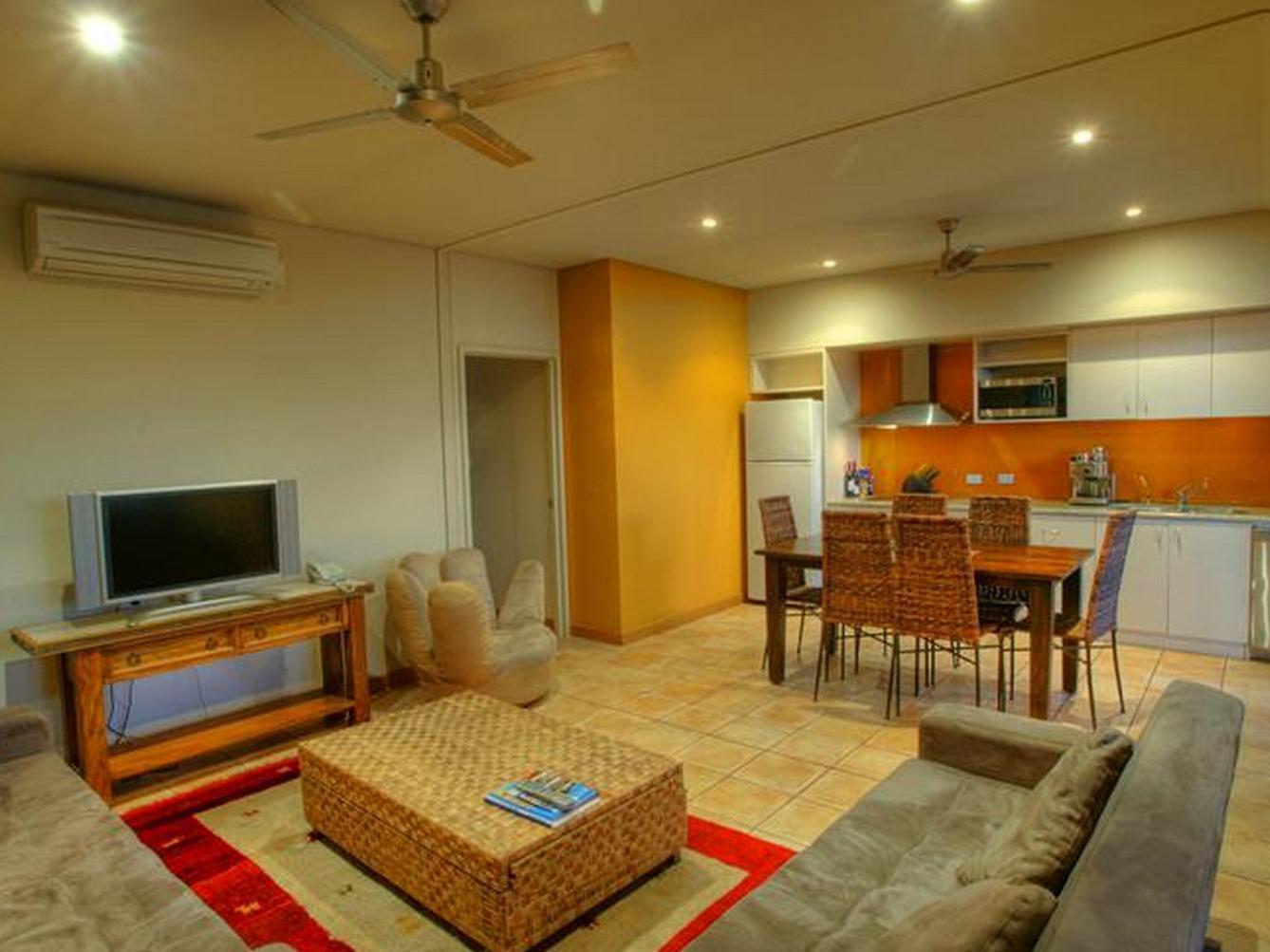Samson Beach Chalets Point Samson エクステリア 写真